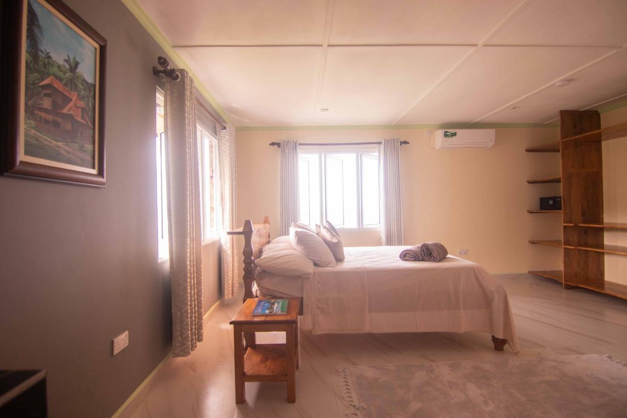 Azamat Self-Catering Apartment Pointe La Rue المظهر الخارجي الصورة